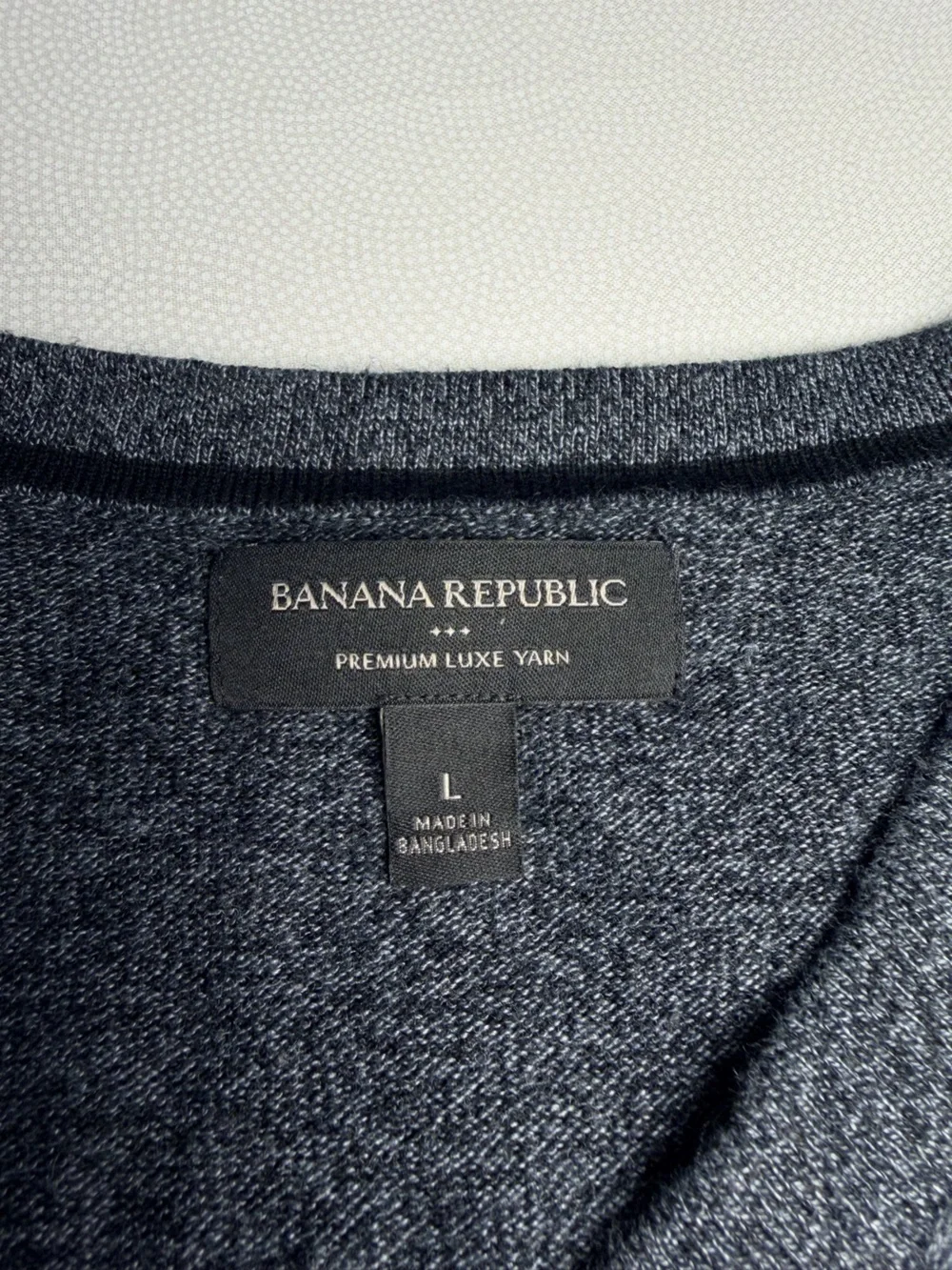 Banana Republic Premium Luxe Yarn Sweater Men’s L Gray Silk Cashmere V-Neck